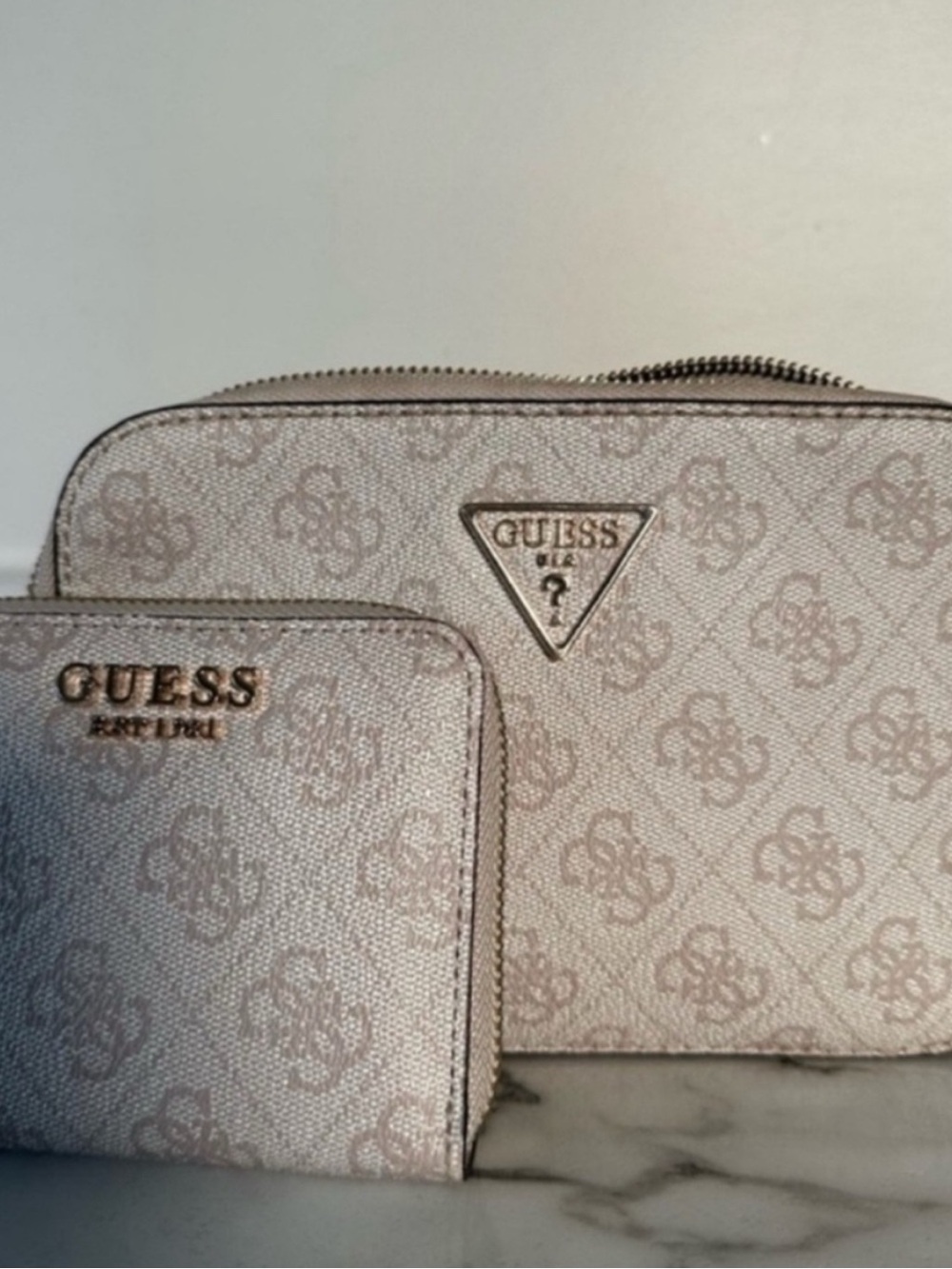 GUESS Off White Logo Crossbody Purse and Wallet Set